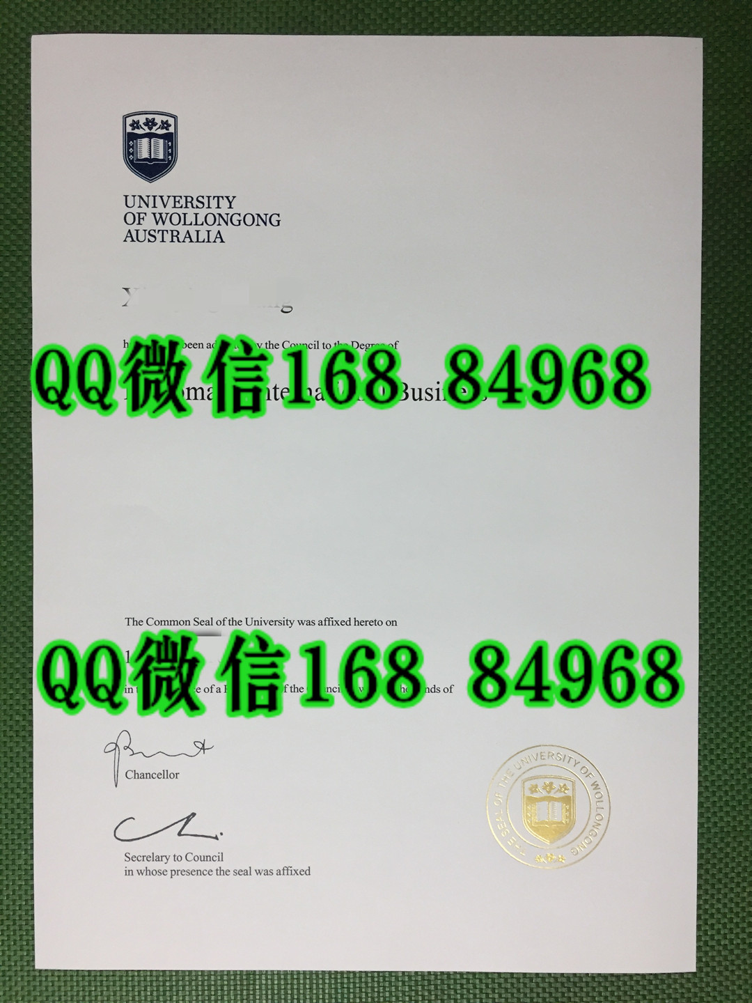 澳洲卧龙岗大学毕业证实拍图片，University of Wollongong diploma certificate