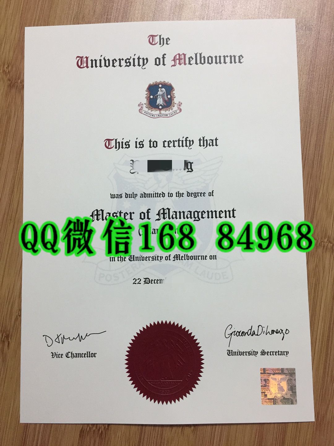 拍摄大量墨尔本大学毕业证防伪钢印案例，University of Melbourne diploma